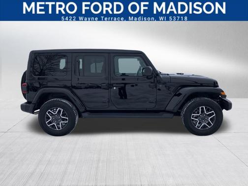 2025 Jeep Wrangler 4-Door Sahara 4x4