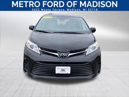 2020 Toyota Sienna LE