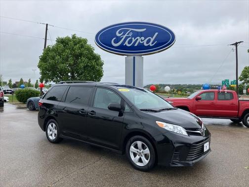 2020 Toyota Sienna LE
