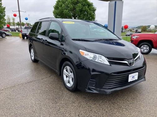 2020 Toyota Sienna LE
