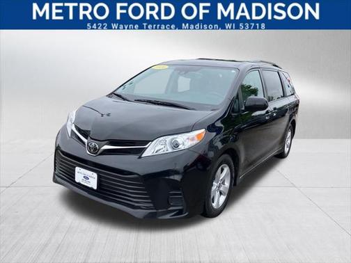 2020 Toyota Sienna LE