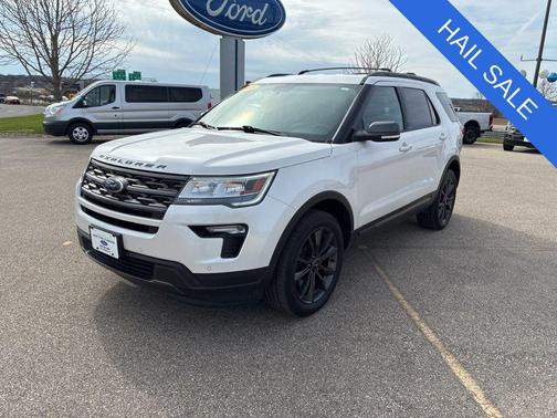 White Platinum 2018 Ford Explorer XLT