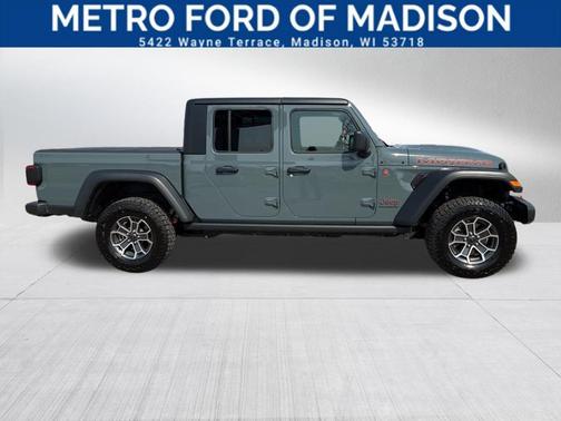 Anvil Clear Coat 2024 Jeep Gladiator Mojave