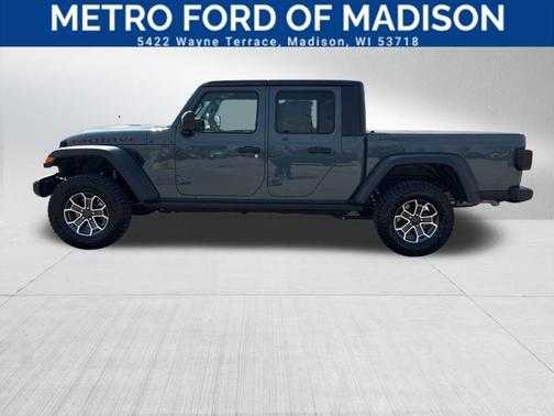 Anvil Clear Coat 2024 Jeep Gladiator Mojave