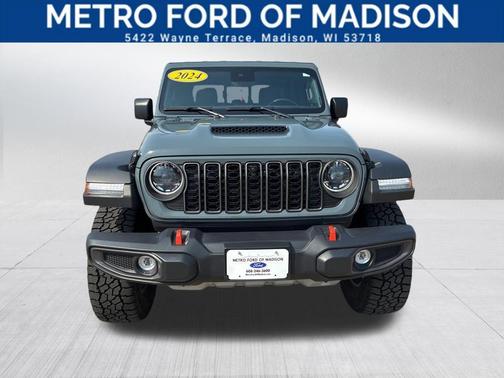 Anvil Clear Coat 2024 Jeep Gladiator Mojave