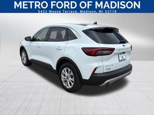 Oxford White 2023 Ford Escape Active