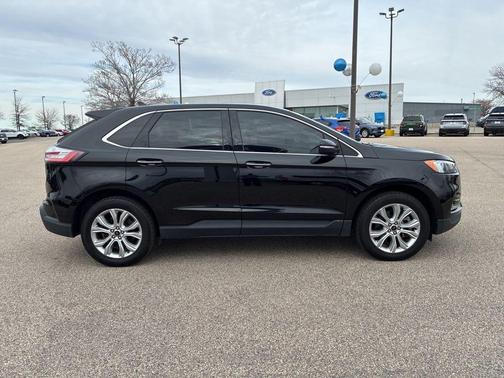 Agate Black Metallic 2023 Ford Edge Titanium