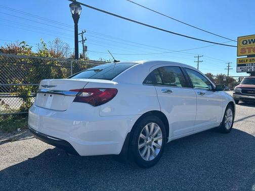 2014 Chrysler 200 Limited