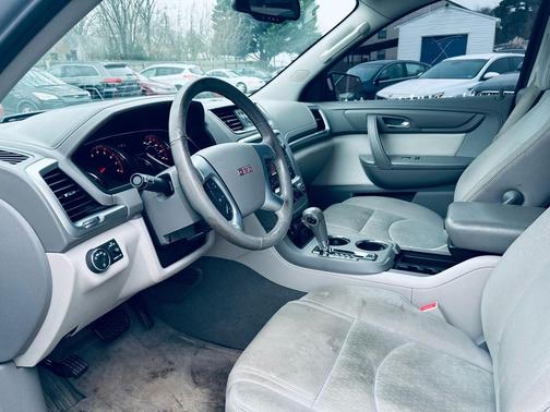 2016 GMC Acadia SLE-2