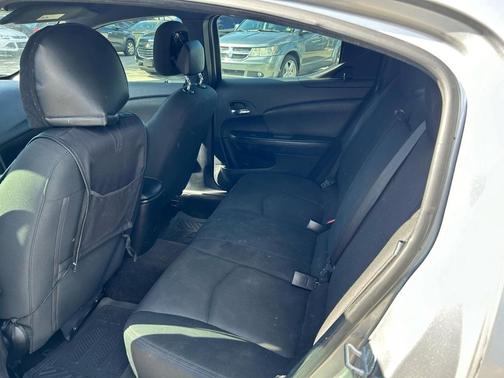 2013 Dodge Avenger SE V6