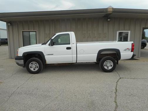 2004 Chevrolet Silverado 2500 Work Truck