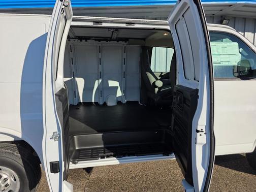 2025 Chevrolet Express 3500 RWD 3500 Regular Wheelbase WT