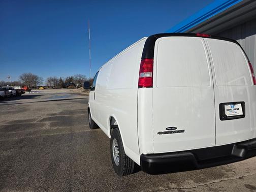 2025 Chevrolet Express 3500 RWD 3500 Regular Wheelbase WT