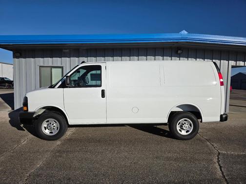 2025 Chevrolet Express 3500 RWD 3500 Regular Wheelbase WT