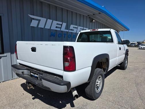 2004 Chevrolet Silverado 2500 Work Truck