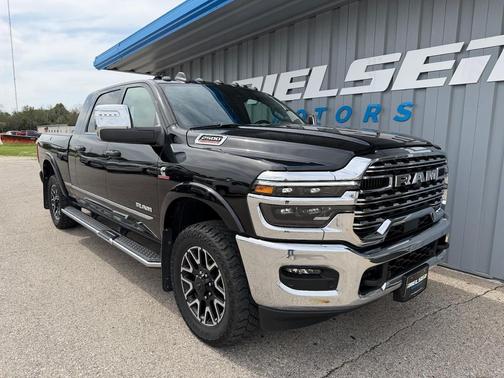 Diamond Black Crystal Pearlcoat 2025 RAM 2500 Limited Mega Cab 4x4 6'4' Box
