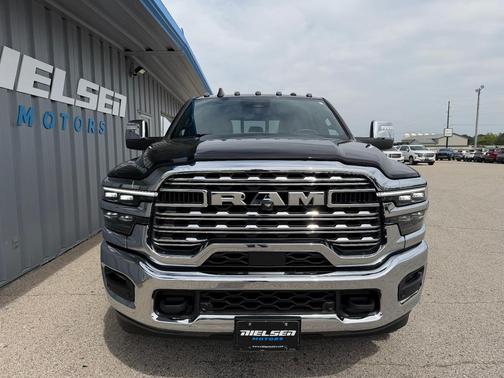 Diamond Black Crystal Pearlcoat 2025 RAM 2500 Limited Mega Cab 4x4 6'4' Box