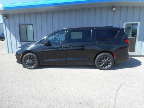 2021 Chrysler Pacifica Touring L