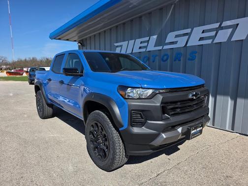 Reef Blue Metallic 2026 Chevrolet Colorado Trail Boss