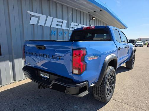 Reef Blue Metallic 2026 Chevrolet Colorado Trail Boss
