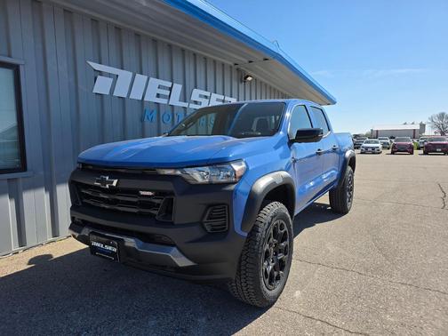 Reef Blue Metallic 2026 Chevrolet Colorado Trail Boss