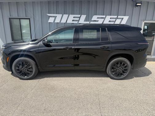 Mosaic Black Metallic 2026 Chevrolet Traverse LT