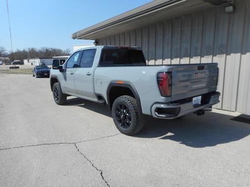 2025 GMC Sierra 2500 AT4