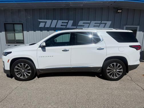 Summit White 2023 Chevrolet Traverse Premier