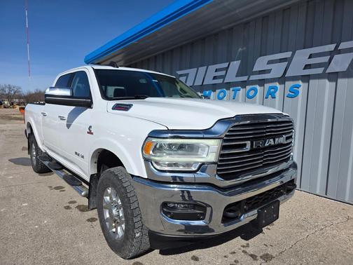 2020 RAM 2500 Laramie Crew Cab 4x4 6'4' Box