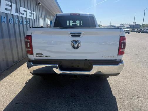 Bright White Clearcoat 2020 RAM 2500 Laramie Crew Cab 4x4 6'4' Box