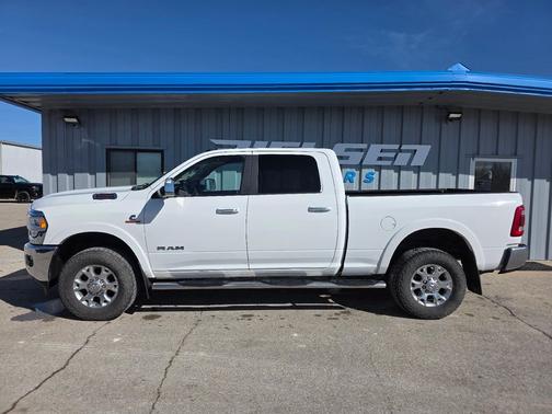 2020 RAM 2500 Laramie Crew Cab 4x4 6'4' Box