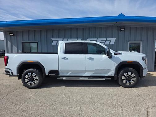 Glacier White Tricoat 2026 GMC Sierra 2500 Denali