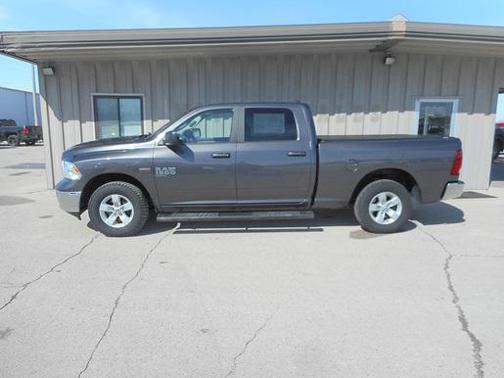 2019 RAM 1500 SLT