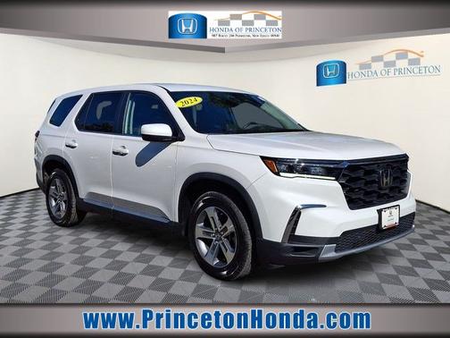 Platinum White Pearl 2024 Honda Pilot
