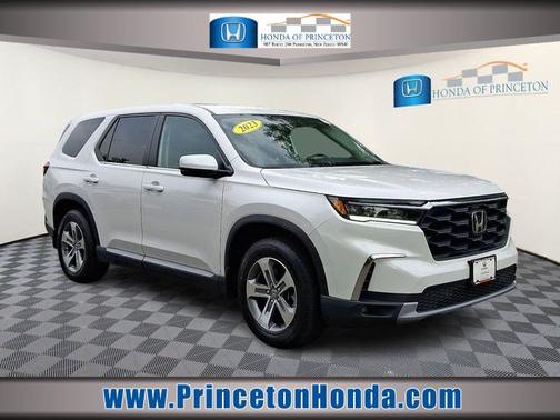 Platinum White Pearl 2023 Honda Pilot