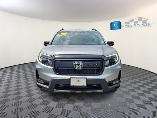 Lunar Silver Metallic 2024 Honda Passport