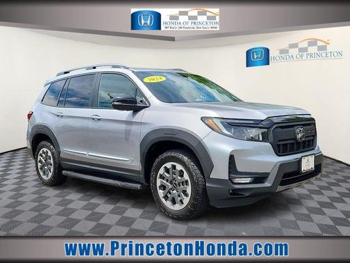 Lunar Silver Metallic 2024 Honda Passport