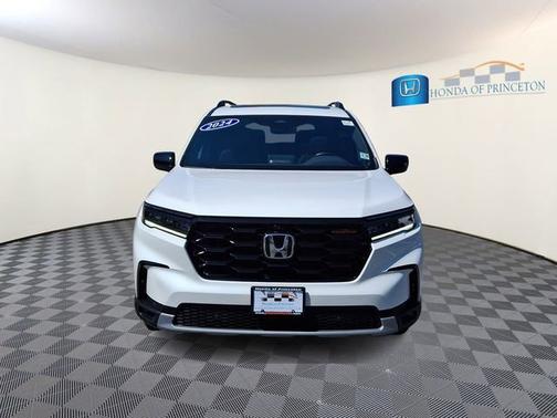 Platinum White Pearl 2024 Honda Pilot