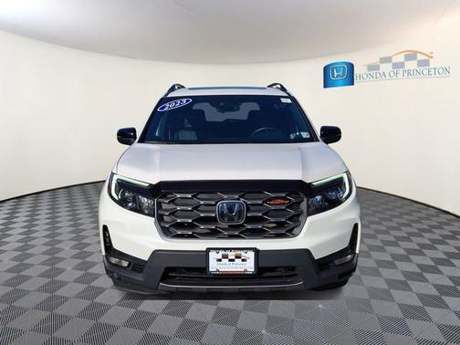 Platinum White Pearl 2023 Honda Passport
