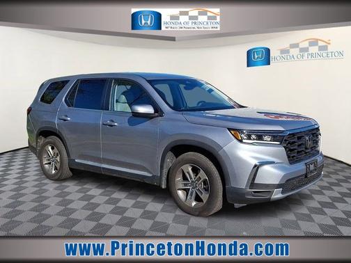 Lunar Silver Metallic 2024 Honda Pilot