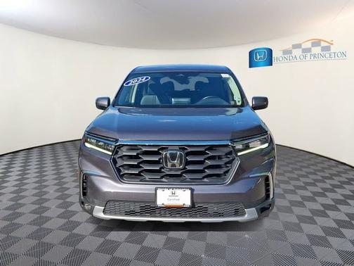Modern Steel Metallic 2024 Honda Pilot