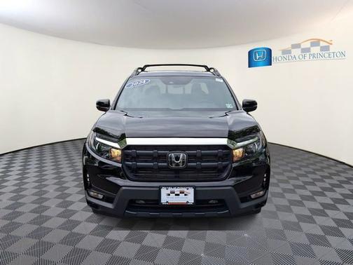 Crystal Black Pearl 2024 Honda Ridgeline