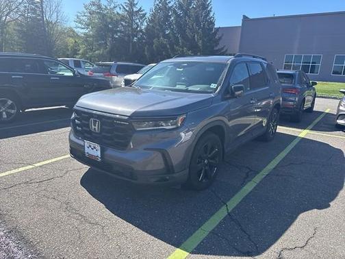Modern Steel Metallic 2025 Honda Pilot