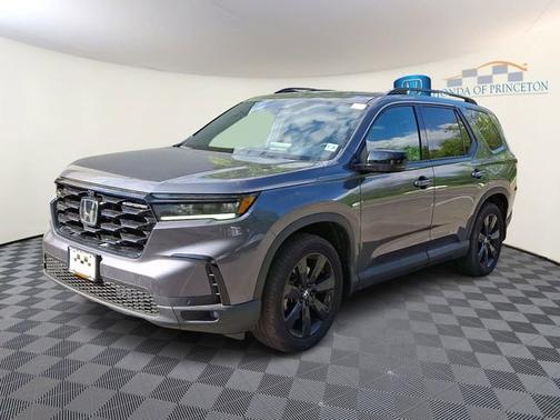 Modern Steel Metallic 2025 Honda Pilot