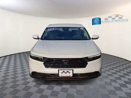 Platinum White Pearl 2025 Honda Accord