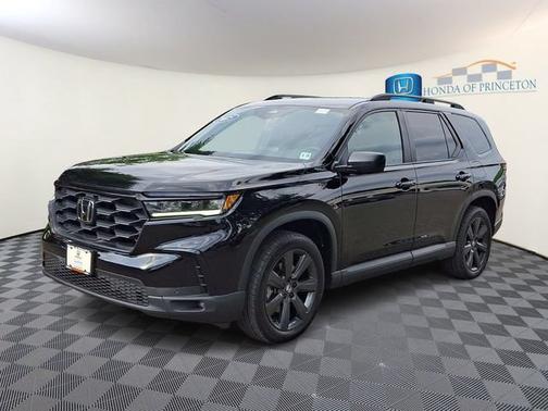 Crystal Black Pearl 2025 Honda Pilot