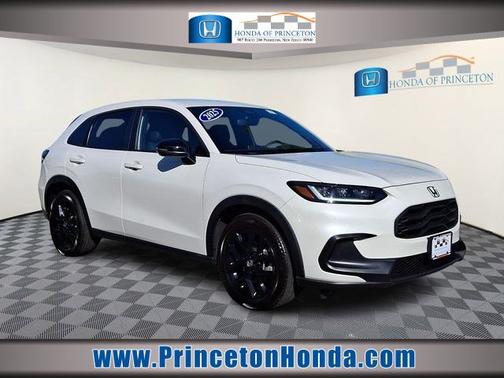 Platinum White Pearl 2025 Honda HR-V