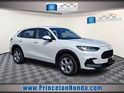 Platinum White Pearl 2024 Honda HR-V SUV