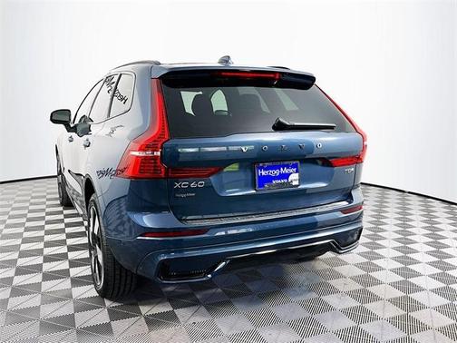 2025 Volvo XC60 Plug-In Hybrid T8 Plus