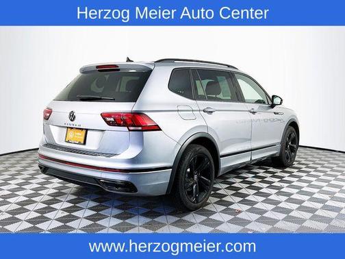 2023 Volkswagen Tiguan 2.0T SE R-Line Black